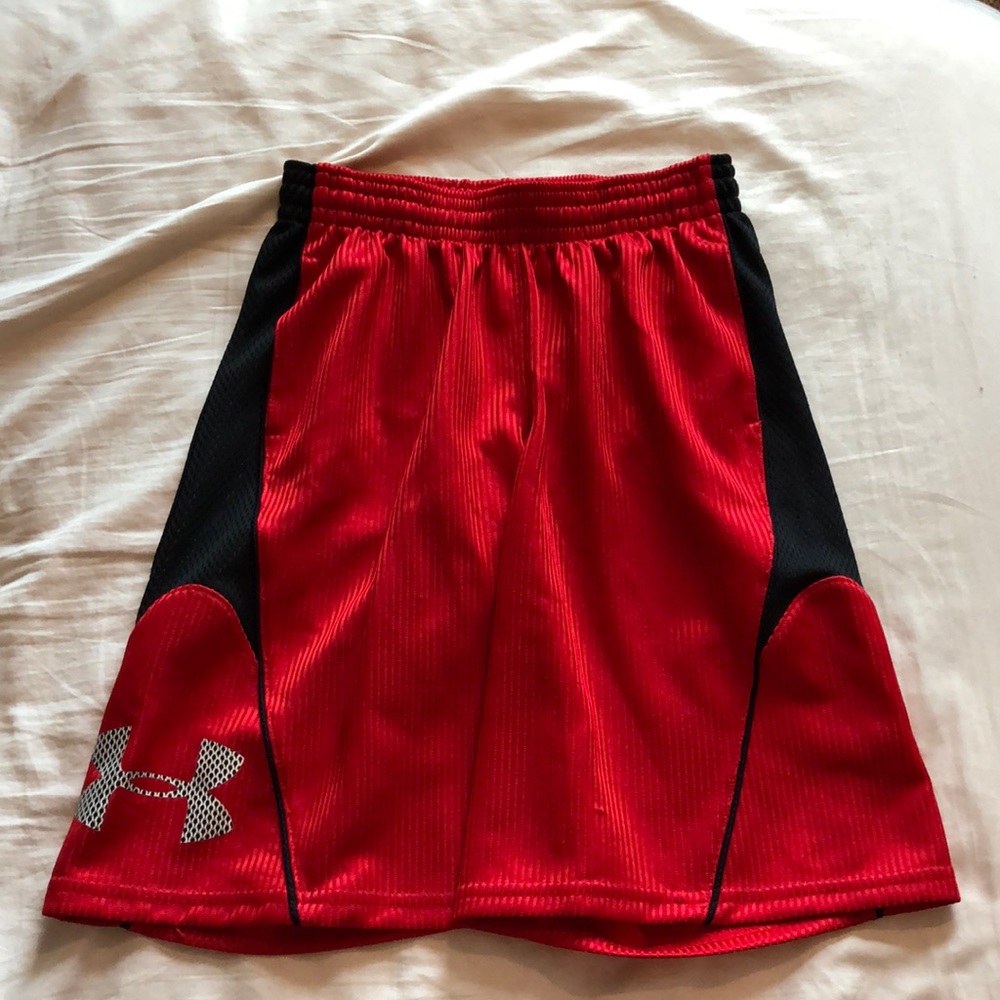 Boys Under Armour shorts- size youth medium